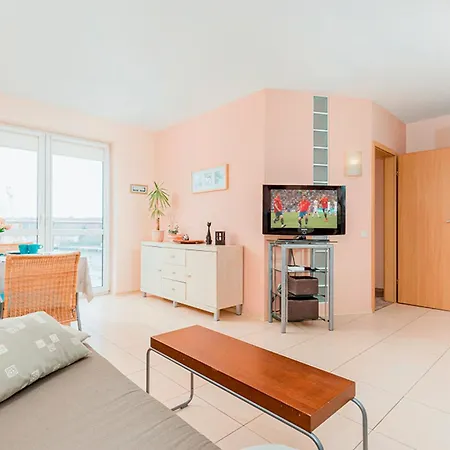 Hirsch Apartment